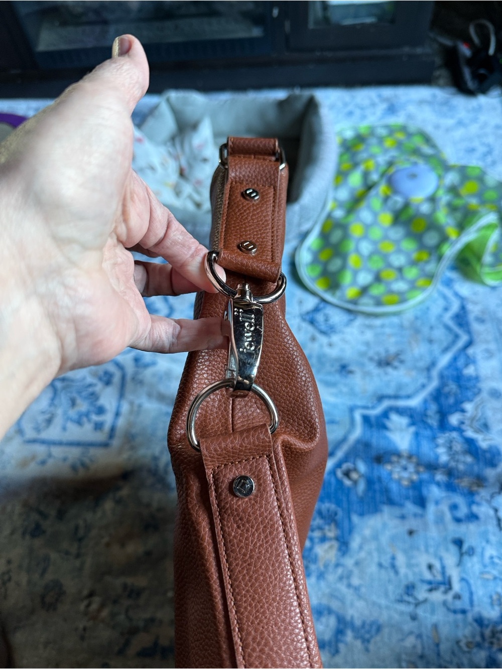 Classic Women's Shoulder Bag in Cognac Brown - Picture 3 of 6